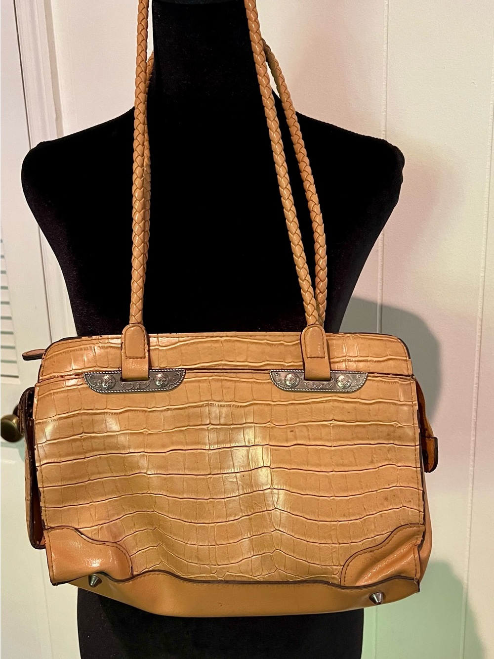 BUENO Faux Croc Hide Purse.  Braided Handle, Paisley Lining.  Metal Accents. B8